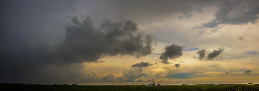 Mild Nebraska Thunderstorms 016 Photograph by NebraskaSC