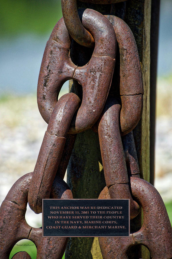Bed Photograph - Military Anchor Chains Memorial Cody Wyoming by Thomas Woolworth