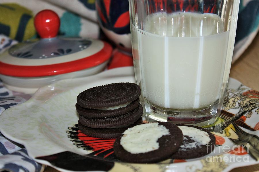 Milks Favorite Cookie Photograph by Marcia Breznay