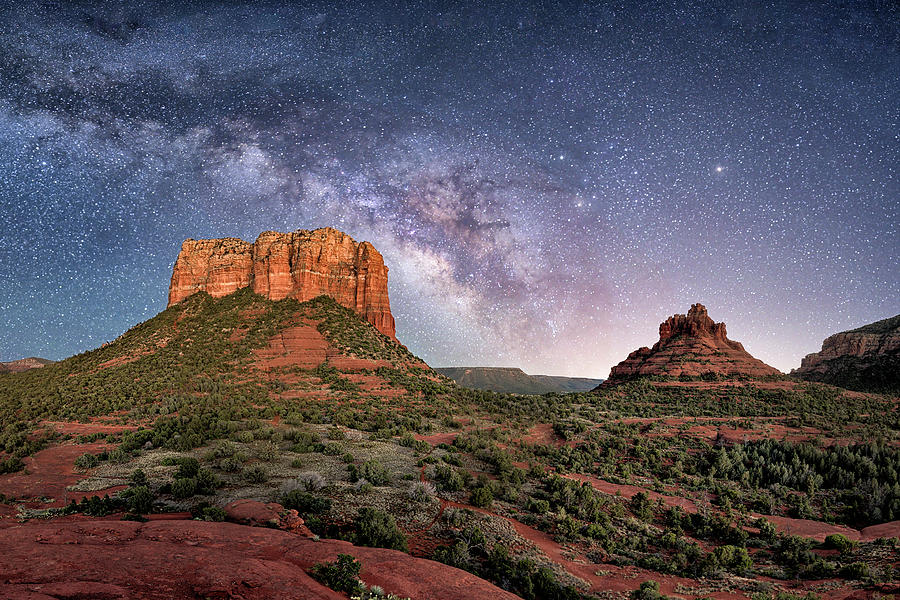 Milky Way arc over Courthouse Butte Photograph by William Belvin