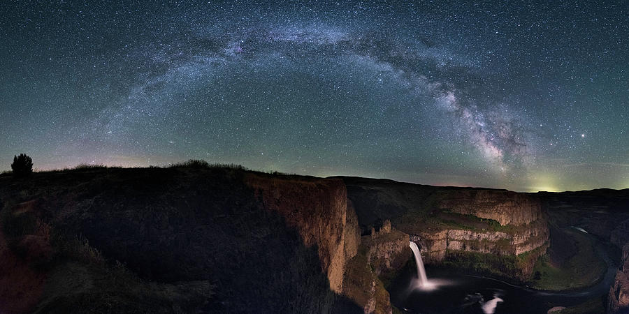 Milky Way Arch over Palouse Falls Photograph by Yoshiki Nakamura