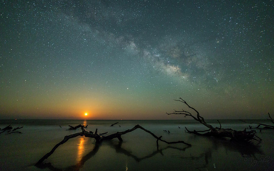 Milky Way over the Moonrise Photograph by Ray Silva