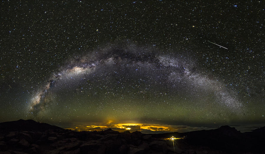 Milky Way Over West Maui Photograph by Mike Neal