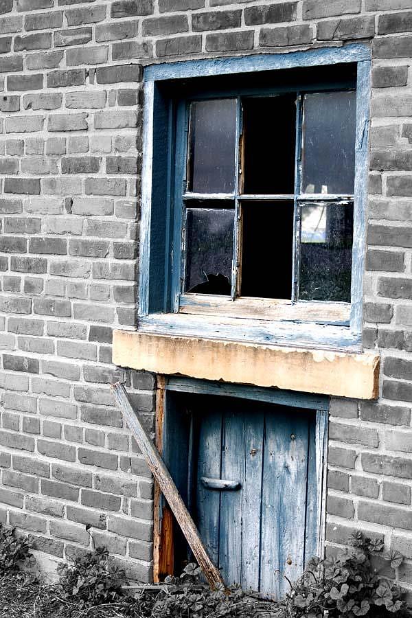 Mini door Photograph by Melissa Newcomb