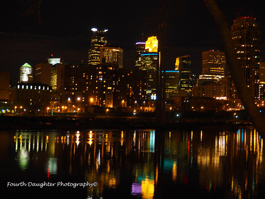 Minneapolis Photograph - Minneapolis Skyline by Diane Shirley