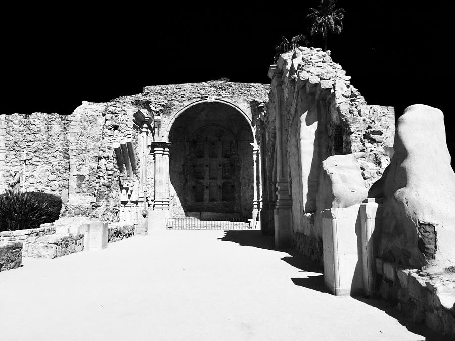 Black And White Photograph - Mission San Juan Capistraano 1 by Shawn Noetzli