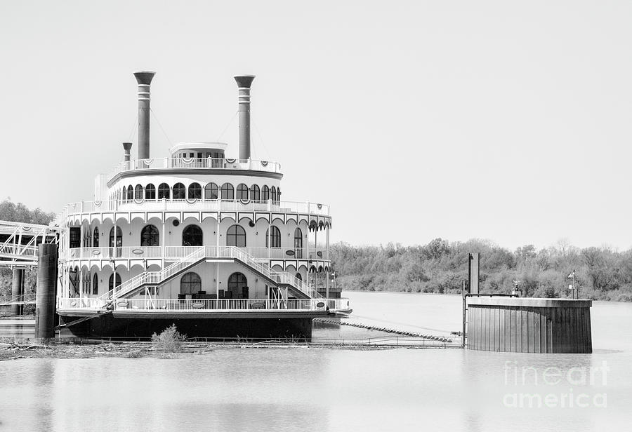 Mississippi River Boat  Photograph by Chuck Kuhn