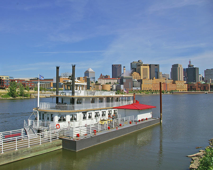 Mississippi Steamboat Photograph by Tom Reynen Mississippi Steamboat Photograph by Tom Reynen