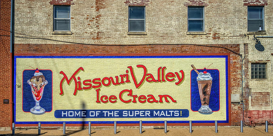 Missouri Valley Ice Cream Hermann MO_DSC3943 Photograph by Greg Kluempers