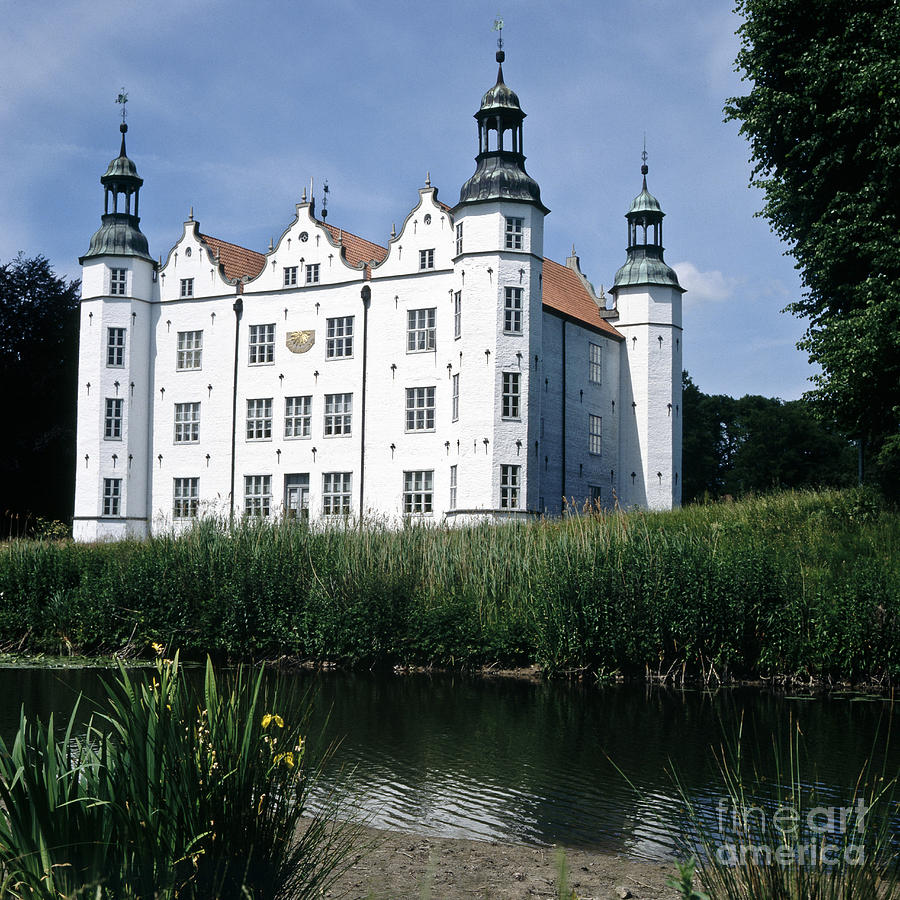Moated manor house Photograph by Heiko Koehrer-Wagner