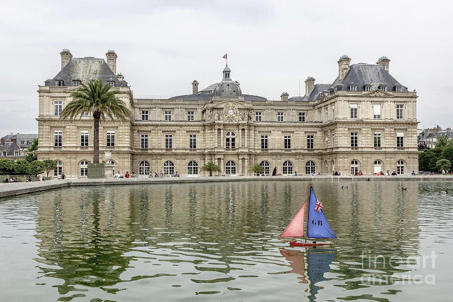 Model Sailboat At Luxembourg Gardens, Paris Photograph by Liesl Walsh