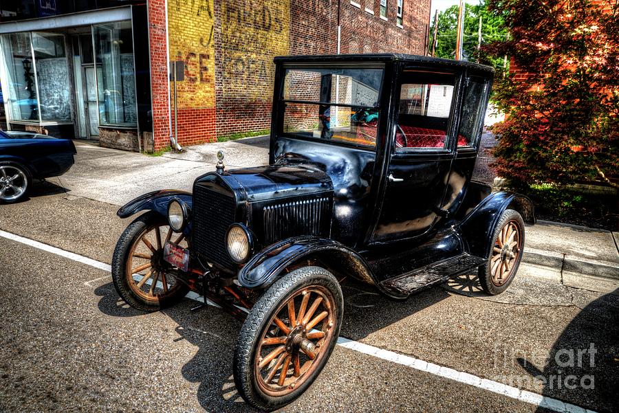 Model T Ford Photograph by Paul Mashburn
