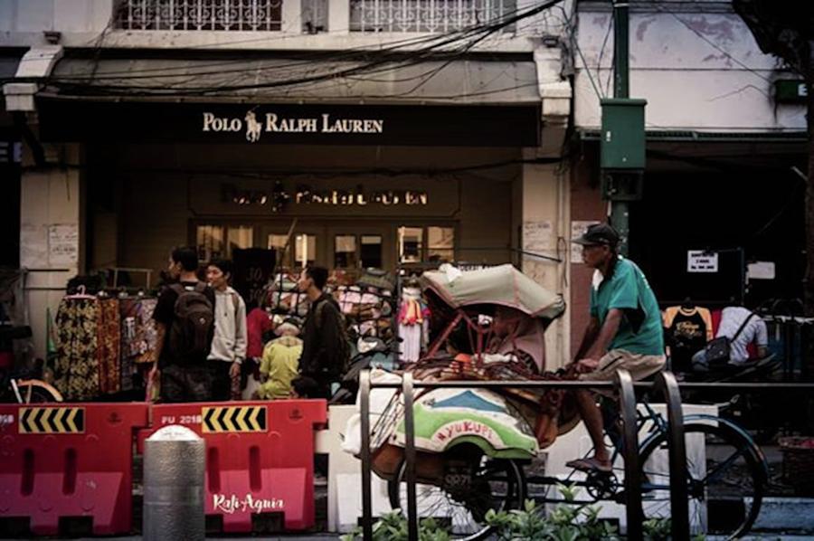 Becak Photograph - Modern Shop And Traditional Vehicle by Muhammad Rafi Agnia M