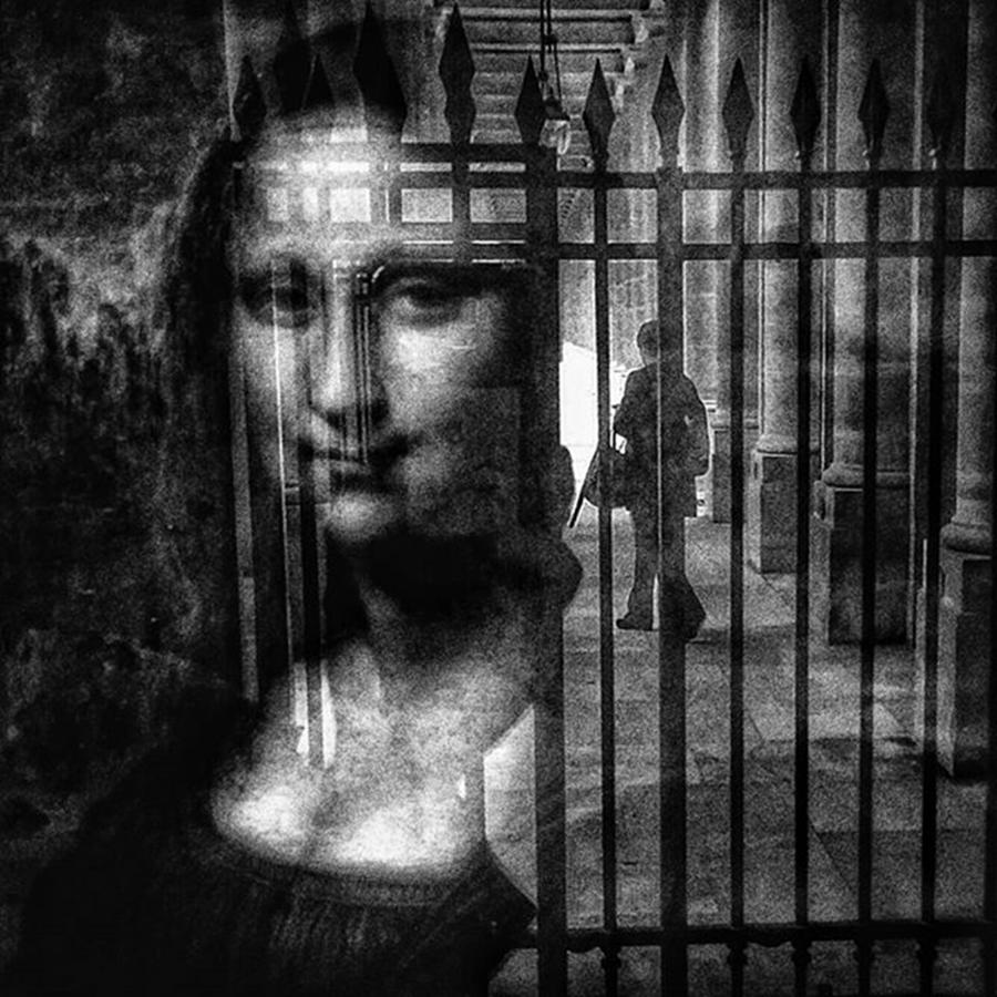 Paris Photograph - Mona Lisa

#monalisa #cage #art by Rafa Rivas