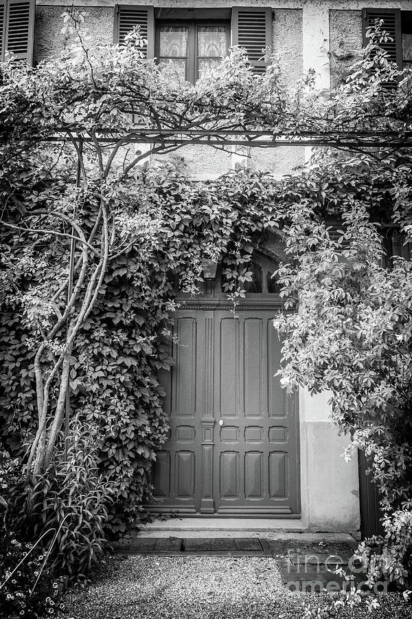 Monets Green Door Garden, Giverny, Black And White Photograph by Liesl Walsh
