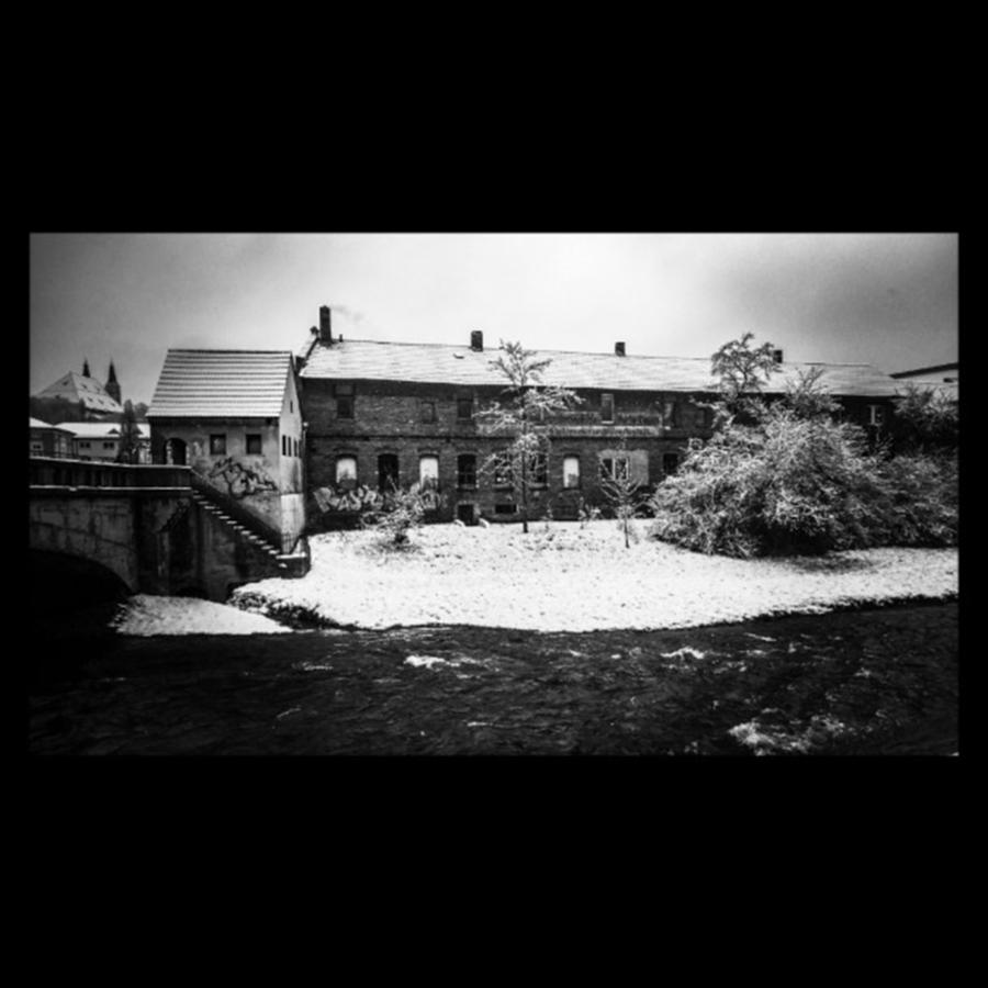 Winter Photograph - #monochrome #blackandwhite #bnw 
Und by Mandy Tabatt