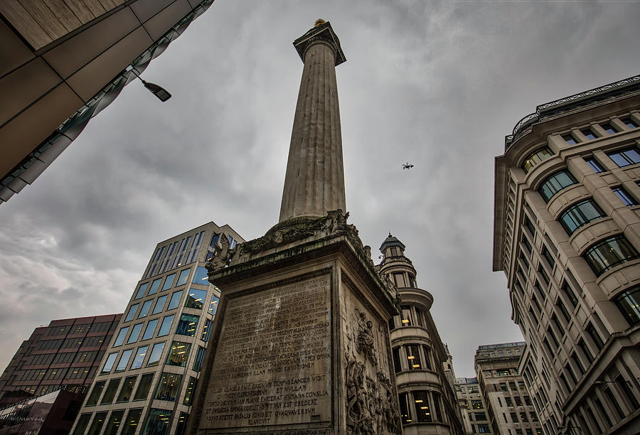 Monument to the Great Fire of London Photograph by Ross Henton