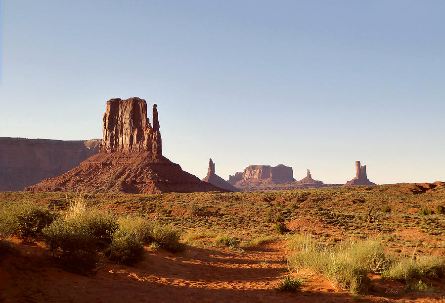 Monument Valley Calm Photograph by Gordon Beck