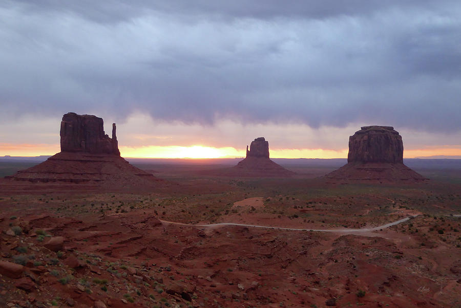 Monument Valley Sunrise Photograph by Gordon Beck