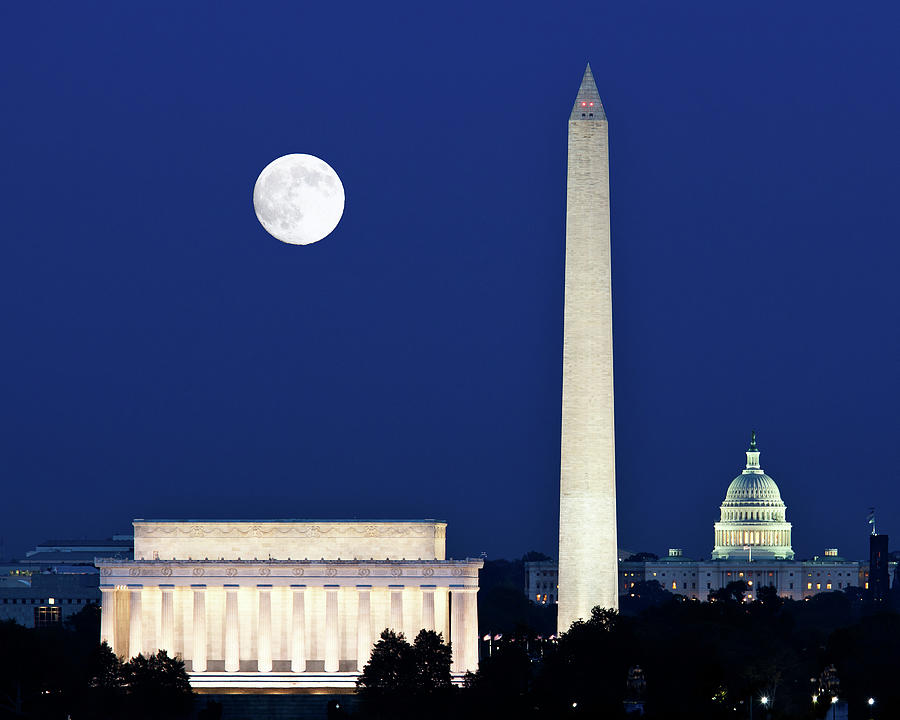 Moon rising in Washington DC Photograph by Steven Heap