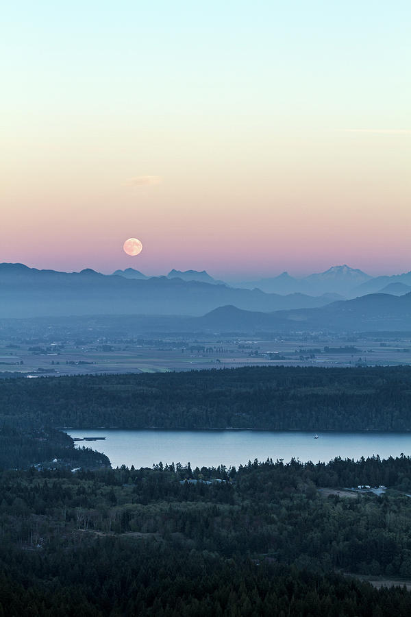 Moon Rising over the North Cascade Mountains Photograph by Michael Russell