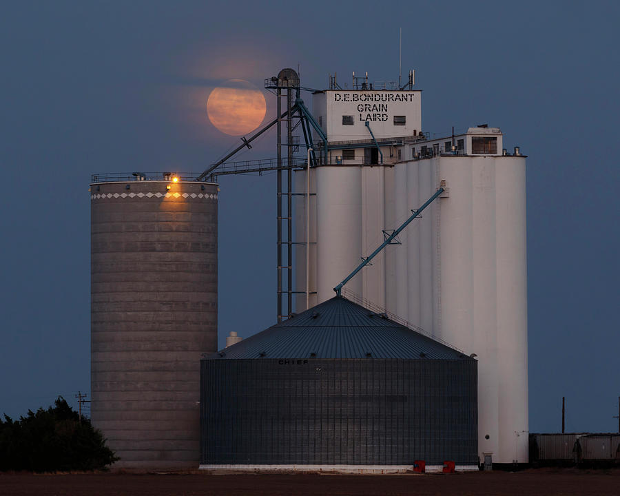 Moonrise at Laird -01 Photograph by Rob Graham