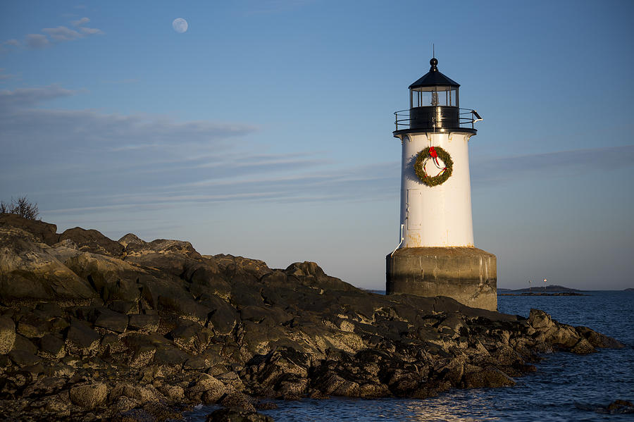 Salem Photograph - Moonrise over Fort Pickering Lighthouse Salem MA Winter Island wreath by Toby McGuire