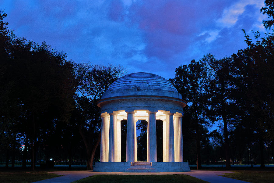 Morning at the DC War Memorial Photograph by Dennis Kowalewski