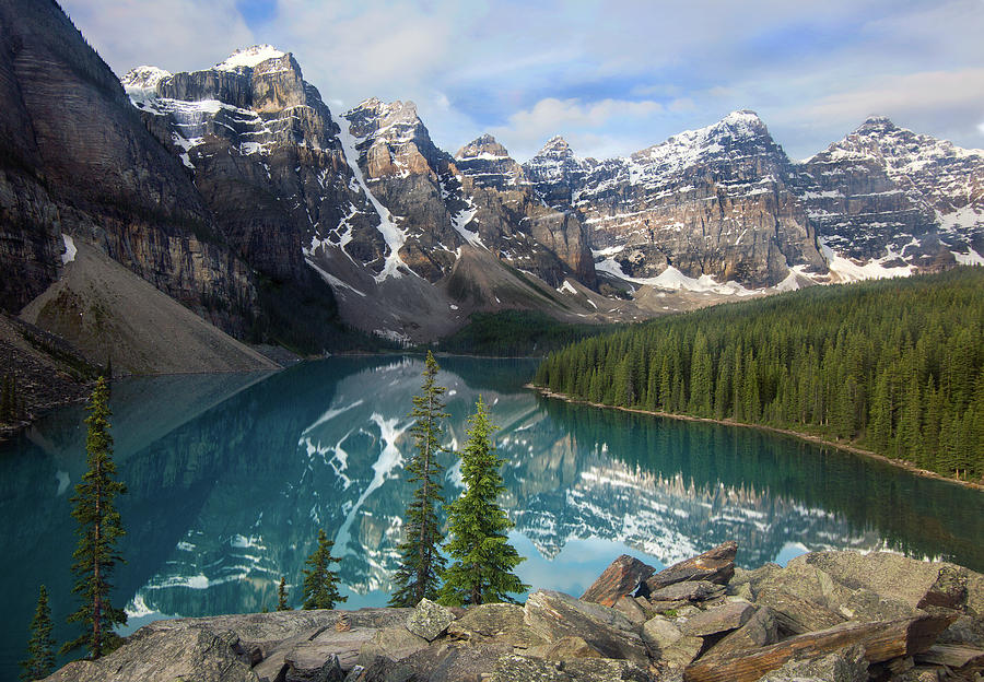 Morning at Lake Moraine Photograph by Art Cole