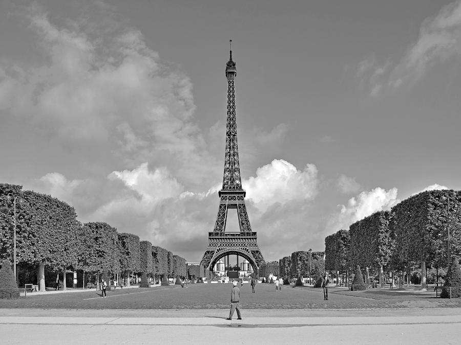 Morning At The Eiffel Tower Photograph by Digital Photographic Arts