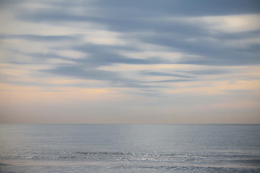 Abstract Photograph - Morning at the ocean by Maria Heyens