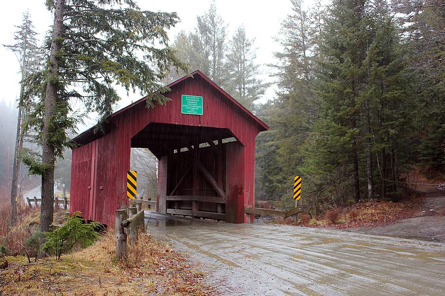 Mosley Covered Bridge Photograph by Wayne Toutaint