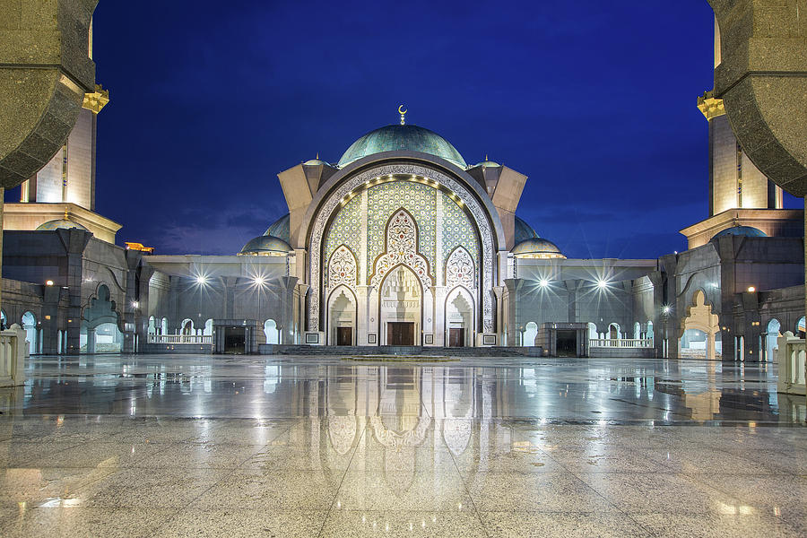 mosque in Kuala Lumpur Photograph by Anek Suwannaphoom
