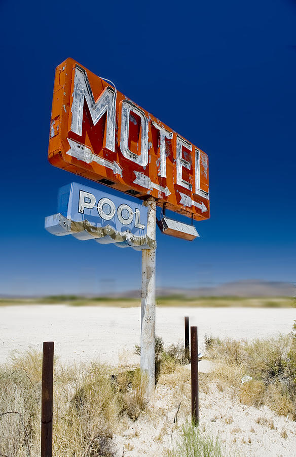 Motel Yucca Arizona Photograph by Gary Warnimont