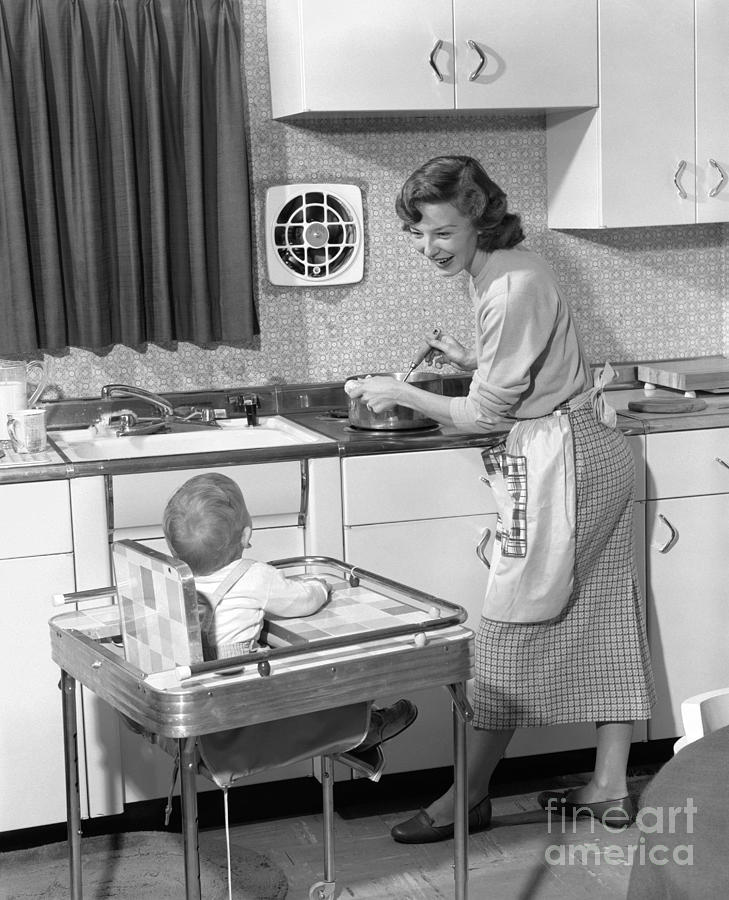 Mother And Child In The Kitchen, C.1950s Photograph by H. Armstrong Roberts/ClassicStock