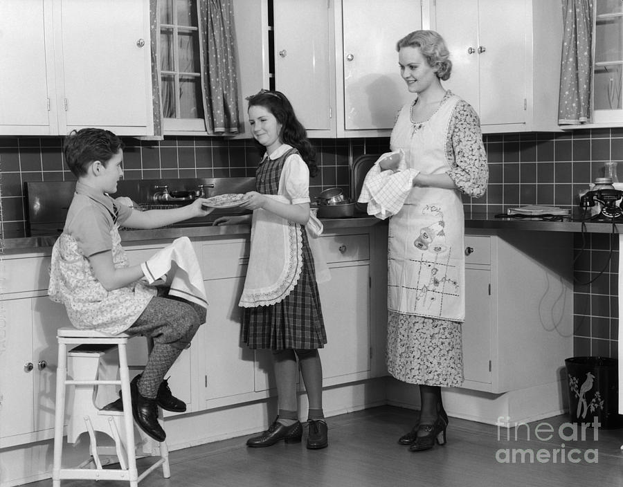 Mother And Children Doing Dishes Photograph by H. Armstrong Roberts/ClassicStock