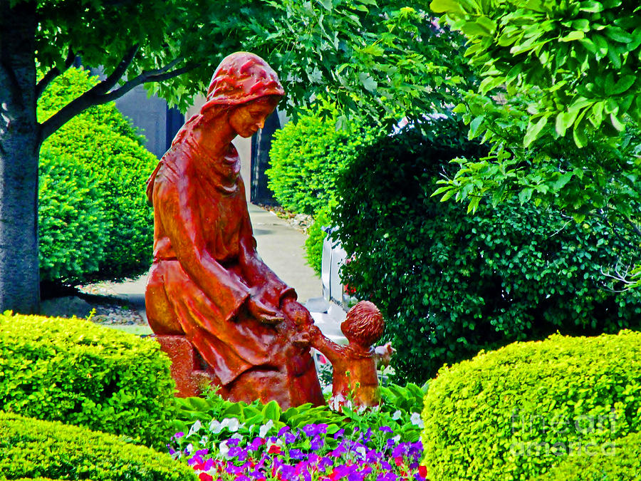 Flower Photograph - Mothers in the Garden by Don Baker
