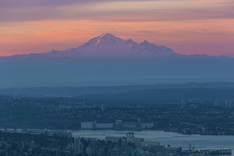 Mount Baker at Sunrise Photograph by David Gn