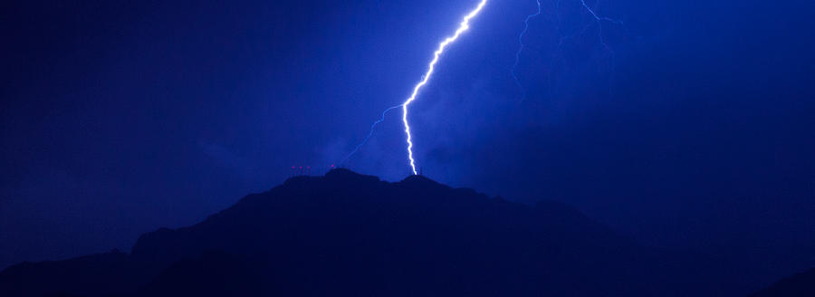 Mount Franklin Lightning Photograph by SR Green