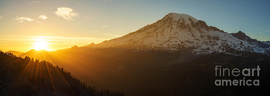 Paradise Photograph - Mount Rainier Evening Light Rays by Mike Reid