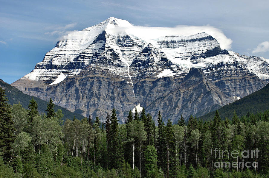 Mount Robson British Columbia Photograph by Elaine Manley