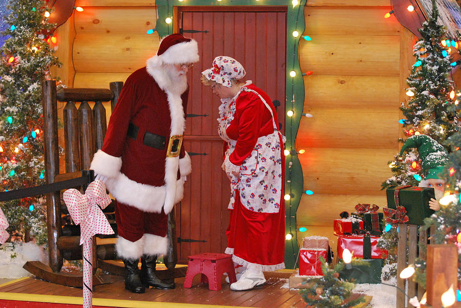 Mr and Mrs S Claus Photograph by Teresa Blanton