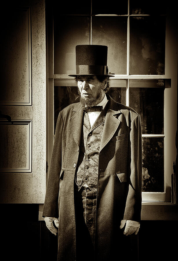 Mr Lincoln Photograph by Paul W Faust - Impressions of Light
