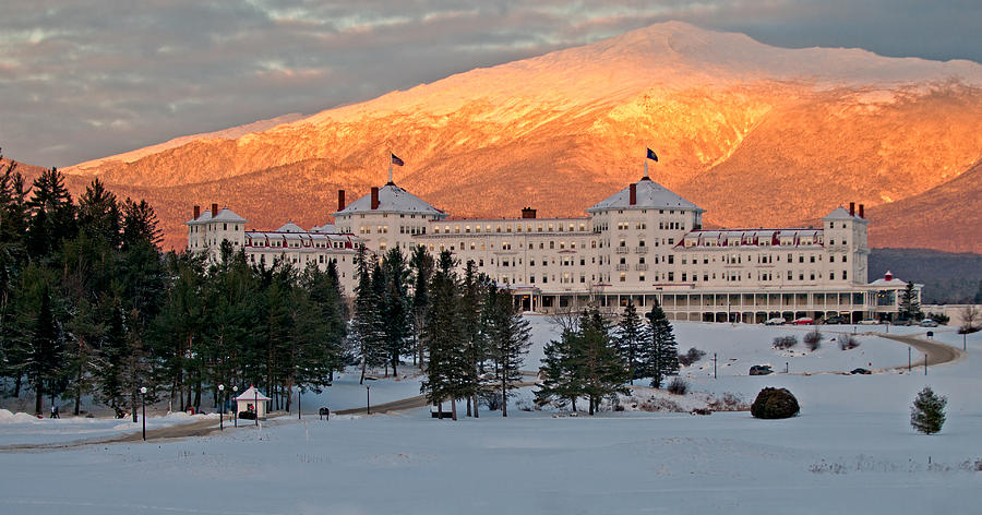 Mt. Washinton Hotel Photograph by Paul Mangold
