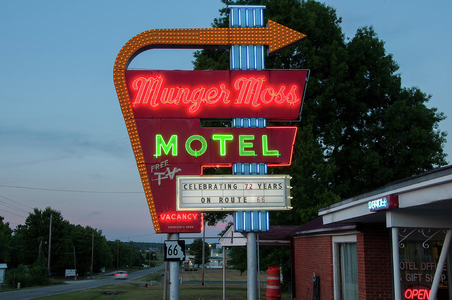 Munger Moss Motel Photograph by Steve Stuller