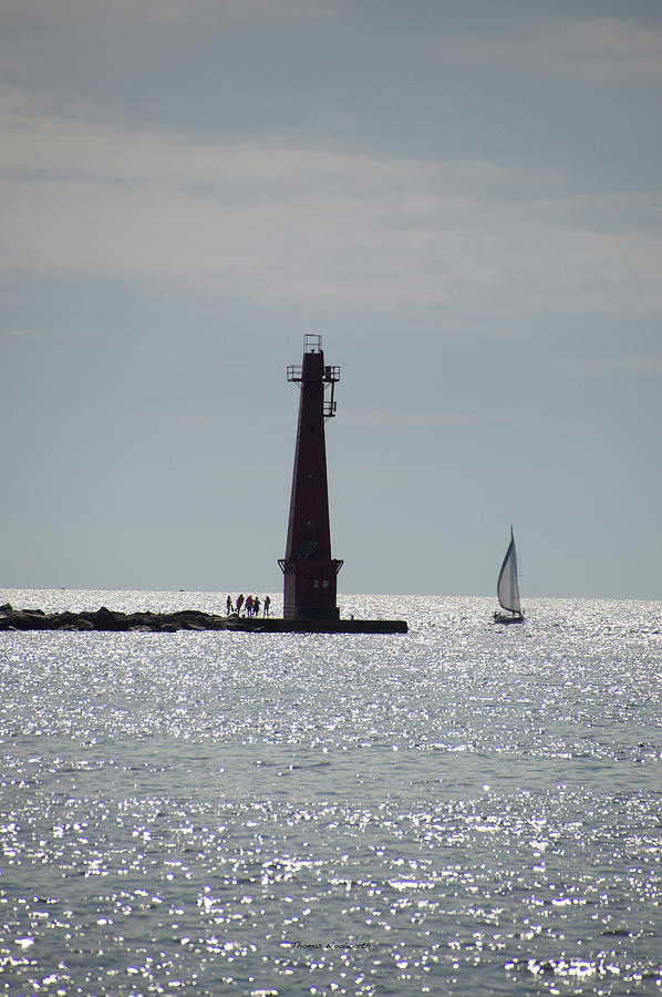 Muskegon Michigan South Breakwater Beacon Vertical Photograph by Thomas Woolworth
