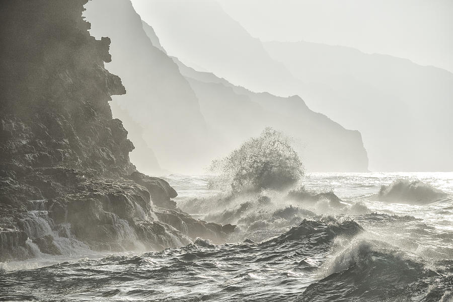 Usa Photograph - Na Pali Waves by Christian Heeb