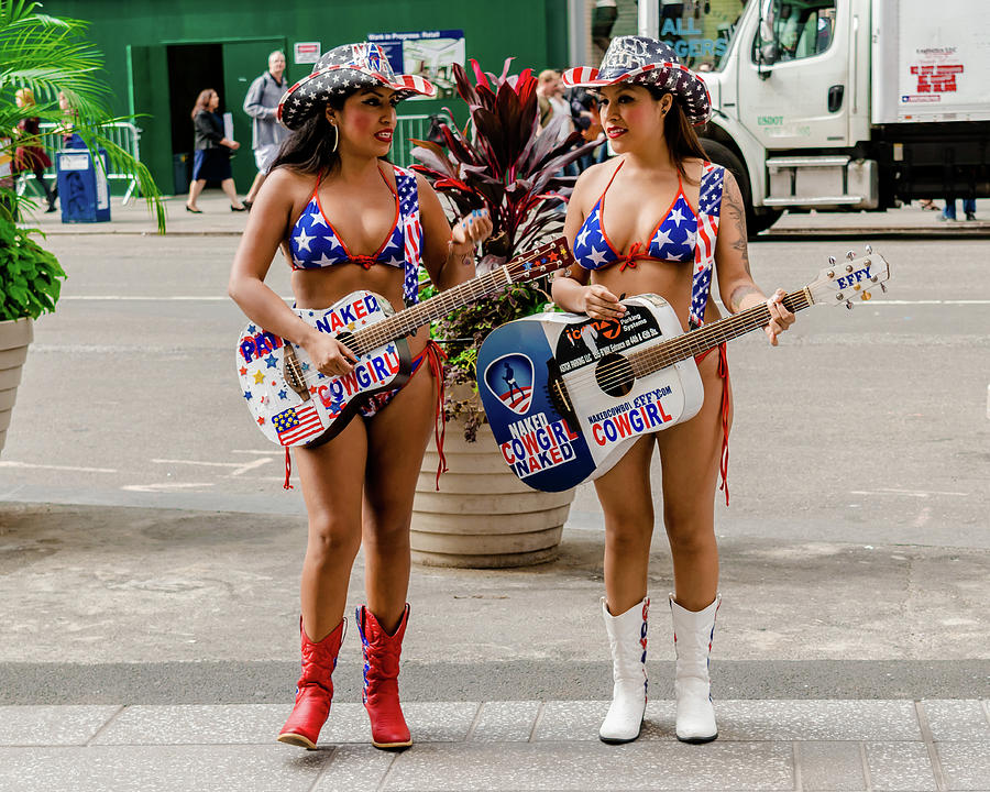 Naked Cowgirl NYC. 