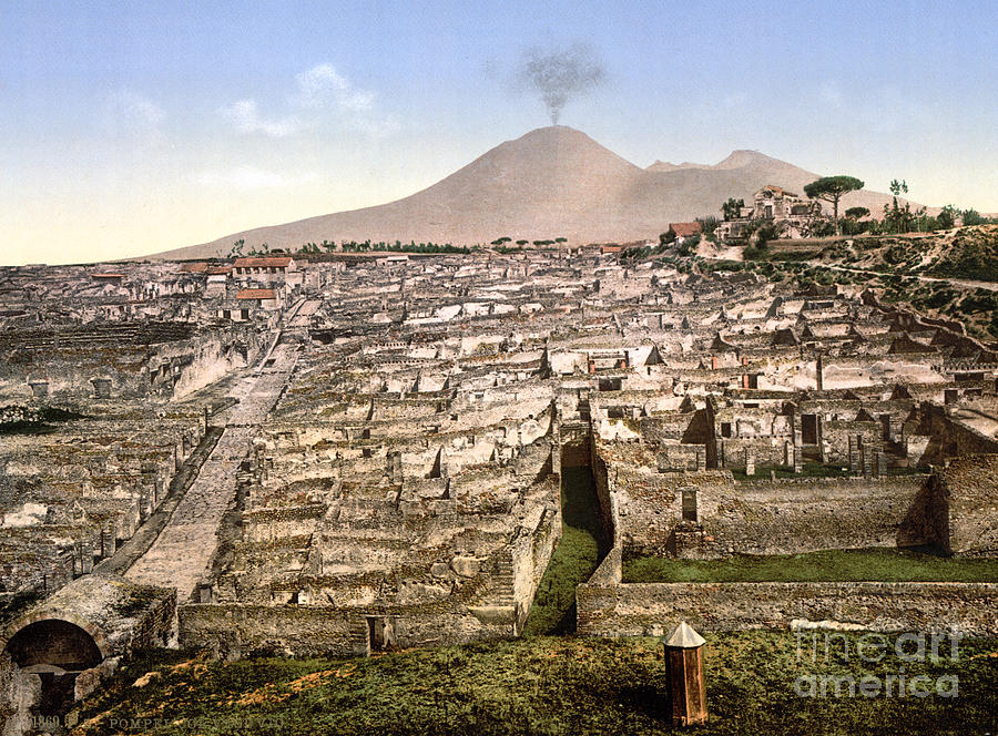 Naples: Mt. Vesuvius Photograph by Granger