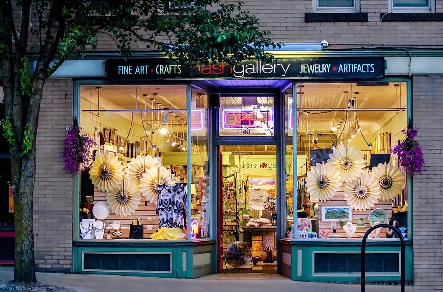 Nash Gallery in Easthampton, MA by Sven Kielhorn Nash Gallery in Easthampton, MA by Sven Kielhorn